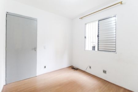 Quarto 1 de apartamento para alugar com 2 quartos, 52m² em Conjunto Habitacional Castro Alves, São Paulo