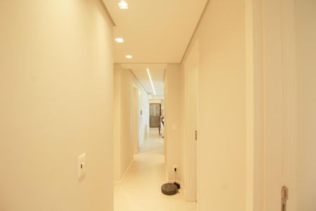 Apartamento à venda com 136m², 4 quartos e 2 vagas Apartamento à venda com 136m², 4 quartos e 2 vagasCorredor