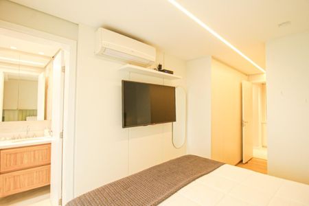 Apartamento à venda com 136m², 4 quartos e 2 vagas Apartamento à venda com 136m², 4 quartos e 2 vagasSuíte 1