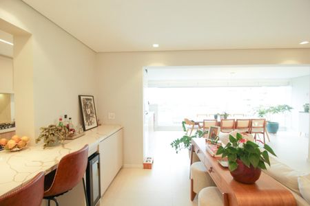 Apartamento à venda com 136m², 4 quartos e 2 vagas Apartamento à venda com 136m², 4 quartos e 2 vagasSala