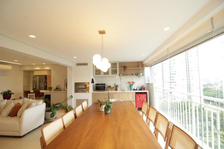 Apartamento à venda com 136m², 4 quartos e 2 vagas Apartamento à venda com 136m², 4 quartos e 2 vagasSacada