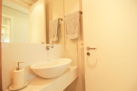 Apartamento à venda com 136m², 4 quartos e 2 vagas Apartamento à venda com 136m², 4 quartos e 2 vagasLavabo