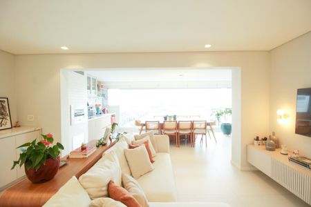 Apartamento à venda com 136m², 4 quartos e 2 vagas Apartamento à venda com 136m², 4 quartos e 2 vagasSala
