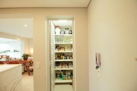 Apartamento à venda com 136m², 4 quartos e 2 vagas Apartamento à venda com 136m², 4 quartos e 2 vagasDispensa
