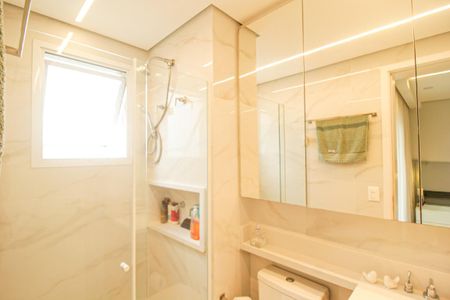 Apartamento à venda com 136m², 4 quartos e 2 vagas Apartamento à venda com 136m², 4 quartos e 2 vagasBanheiro da Suíte 1