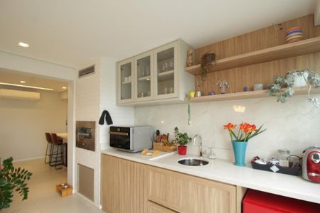 Apartamento à venda com 136m², 4 quartos e 2 vagas Apartamento à venda com 136m², 4 quartos e 2 vagasSacada