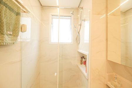 Apartamento à venda com 136m², 4 quartos e 2 vagas Apartamento à venda com 136m², 4 quartos e 2 vagasBanheiro da Suíte 1