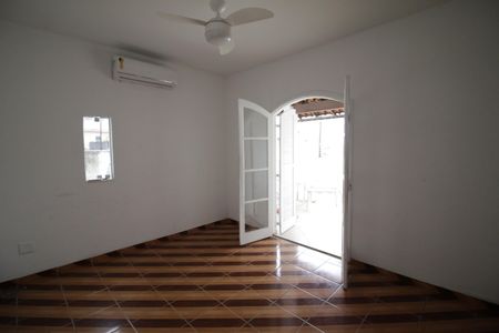 Sala de casa para alugar com 2 quartos, 130m² em Pechincha, Rio de Janeiro