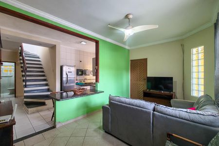 Sala de casa para alugar com 3 quartos, 125m² em Vila Caiçara, Praia Grande