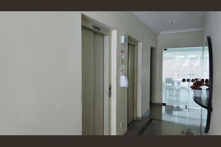 Studio à venda com 43m², 1 quarto e 1 vaga Studio à venda com 43m², 1 quarto e 1 vagaElevadores