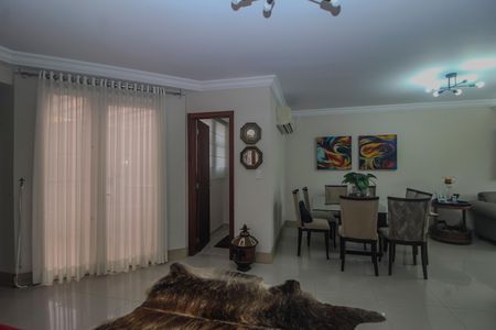 Apartamento à venda com 165m², 3 quartos e 1 vaga Apartamento à venda com 165m², 3 quartos e 1 vagaSala