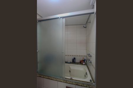 Apartamento à venda com 165m², 3 quartos e 1 vaga Apartamento à venda com 165m², 3 quartos e 1 vagaBanheiro da Suite