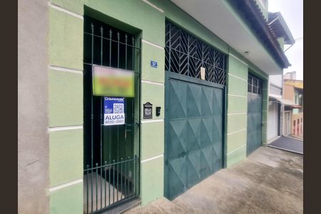 Casa para alugar com 90m², 2 quartos e sem vagaFachada do imóvel com placa QuintoAndar