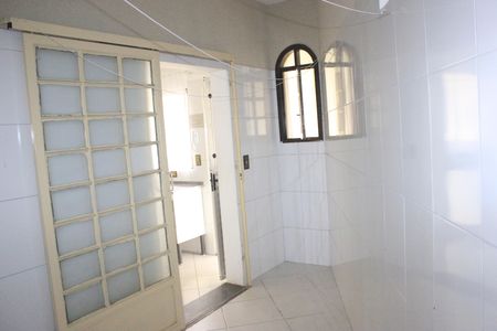 Casa para alugar com 90m², 2 quartos e sem vagaLavanderia