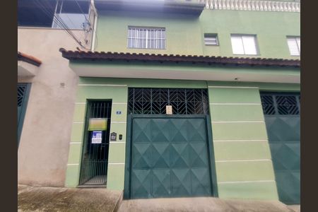Casa para alugar com 90m², 2 quartos e sem vagaFachada do imóvel com placa QuintoAndar