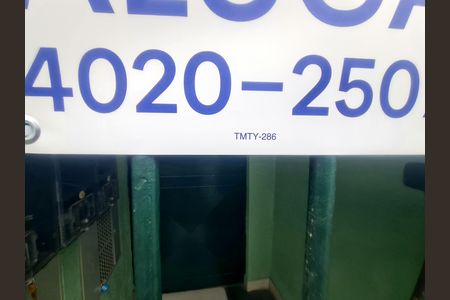Casa para alugar com 90m², 2 quartos e sem vagaFachada do imóvel com placa QuintoAndar