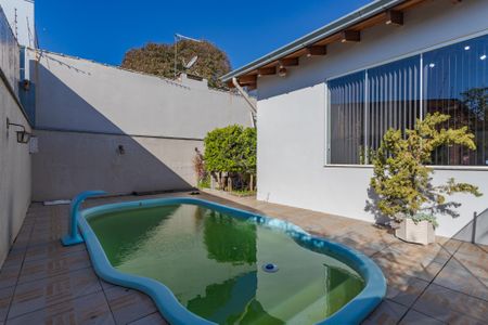 Quintal de casa à venda com 3 quartos, 249m² em Sarandi, Porto Alegre