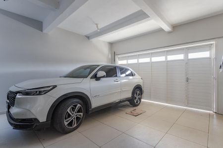 Garagem de casa à venda com 3 quartos, 249m² em Sarandi, Porto Alegre