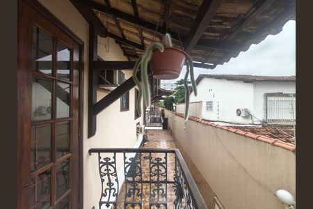 Casa de condomínio à venda com 118m², 3 quartos e 1 vaga
