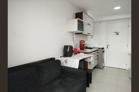 Sala com cozinha integrada de kitnet/studio à venda com 1 quarto, 27m² em Guaiauna, São Paulo