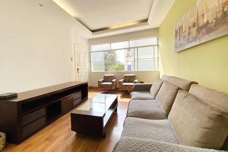 Apartamento à venda com 161m², 3 quartos e 1 vaga Apartamento à venda com 161m², 3 quartos e 1 vagaSala