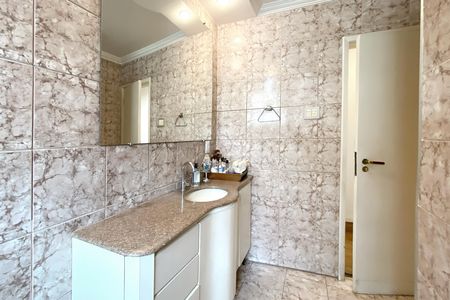 Apartamento à venda com 161m², 3 quartos e 1 vaga Apartamento à venda com 161m², 3 quartos e 1 vagaBanheiro