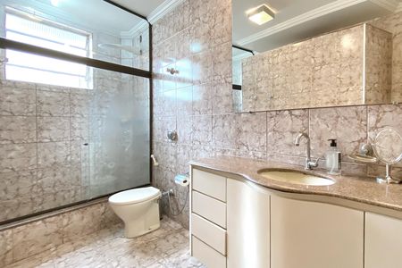 Apartamento à venda com 161m², 3 quartos e 1 vaga Apartamento à venda com 161m², 3 quartos e 1 vagaBanheiro