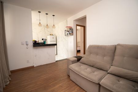 Sala de apartamento para alugar com 2 quartos, 45m² em Vale das Amendoeiras, Contagem