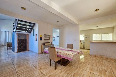Casa para alugar com 617m², 3 quartos e 4 vagas