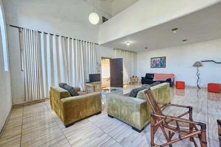 Casa para alugar com 617m², 3 quartos e 4 vagas