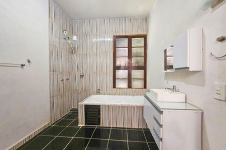 Casa para alugar com 617m², 3 quartos e 4 vagas