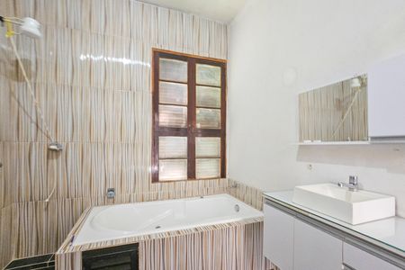 Casa para alugar com 617m², 3 quartos e 4 vagas