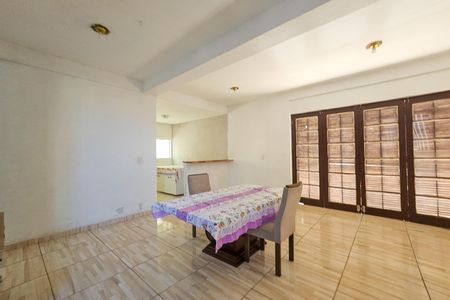 Casa para alugar com 3 quartos, 617m² em Parque Enseada, Guarujá