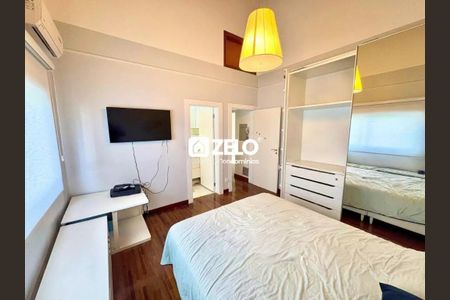 Casa de condomínio à venda com 381m², 4 quartos e 4 vagas Casa de condomínio à venda com 381m², 4 quartos e 4 vagasFoto 07