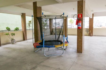 Apartamento para alugar com 74m², 2 quartos e 1 vaga Apartamento para alugar com 74m², 2 quartos e 1 vagaÁrea comum - Playground