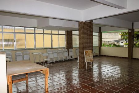 Apartamento para alugar com 74m², 2 quartos e 1 vaga Apartamento para alugar com 74m², 2 quartos e 1 vagaÁrea comum - Salão de festas