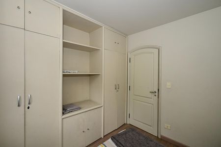 Quarto de casa à venda com 4 quartos, 1406m² em Jardim Guedala, São Paulo