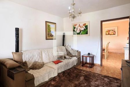Sala de casa à venda com 3 quartos, 180m² em São Marcos, Belo Horizonte