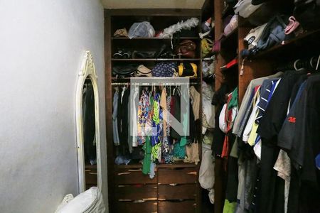 Casa à venda com 180m², 3 quartos e 1 vaga Casa à venda com 180m², 3 quartos e 1 vagaÁrea de Serviço