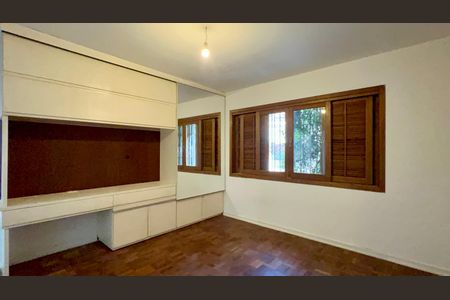 Casa à venda com 206m², 3 quartos e 2 vagasSuite