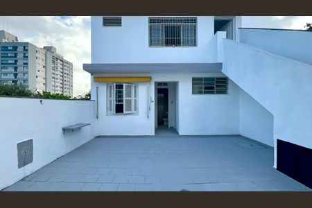 Casa à venda com 206m², 3 quartos e 2 vagasQuintal