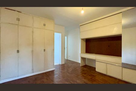 Casa à venda com 206m², 3 quartos e 2 vagasSuite