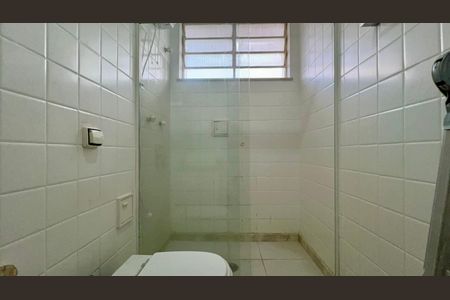 Casa à venda com 206m², 3 quartos e 2 vagasBanheiro