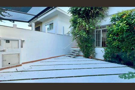 Garagem de casa à venda com 3 quartos, 206m² em Vila Madalena, São Paulo