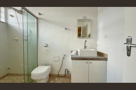 Casa à venda com 206m², 3 quartos e 2 vagasBanheiro da Suíte