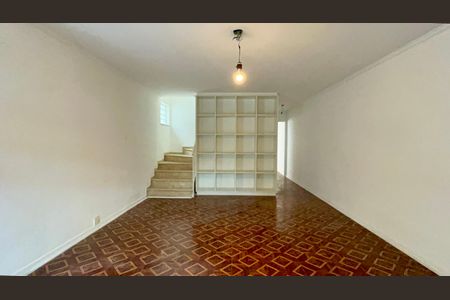 Casa à venda com 206m², 3 quartos e 2 vagasSala