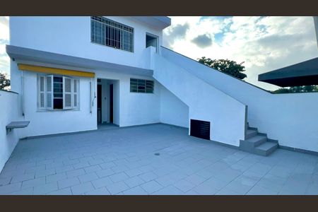 Casa à venda com 206m², 3 quartos e 2 vagasQuintal