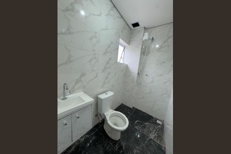 Banheiro de apartamento para alugar com 2 quartos, 40m² em Santo Antônio, Osasco