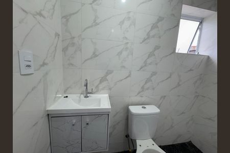 Banheiro de apartamento para alugar com 2 quartos, 40m² em Santo Antônio, Osasco