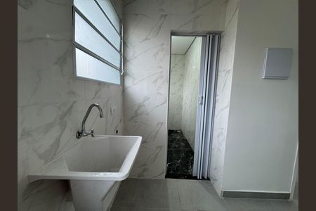 Área de Serviço de apartamento para alugar com 2 quartos, 40m² em Santo Antônio, Osasco